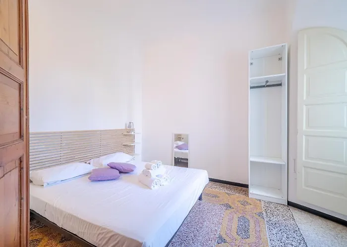 Genova Orto Botanico Roomy Apartment